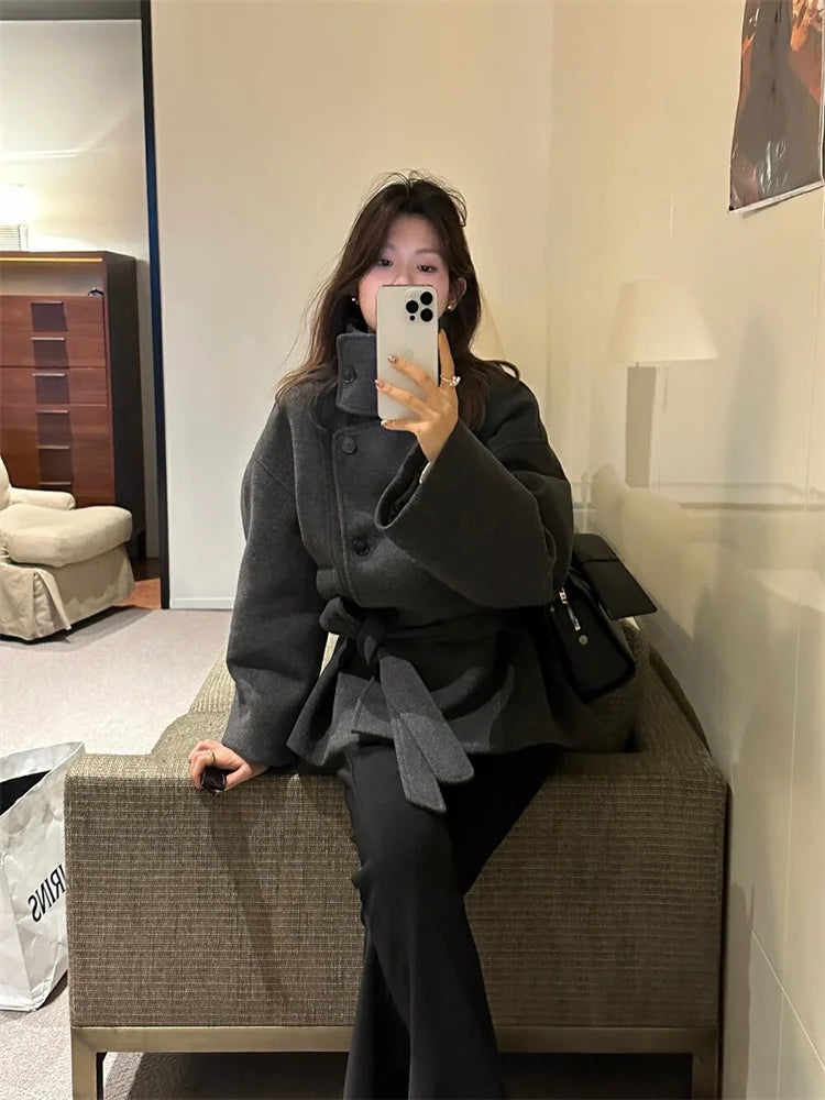 Charlene Hoge Kraag Jas