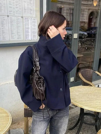 Elegant coat with standing collar