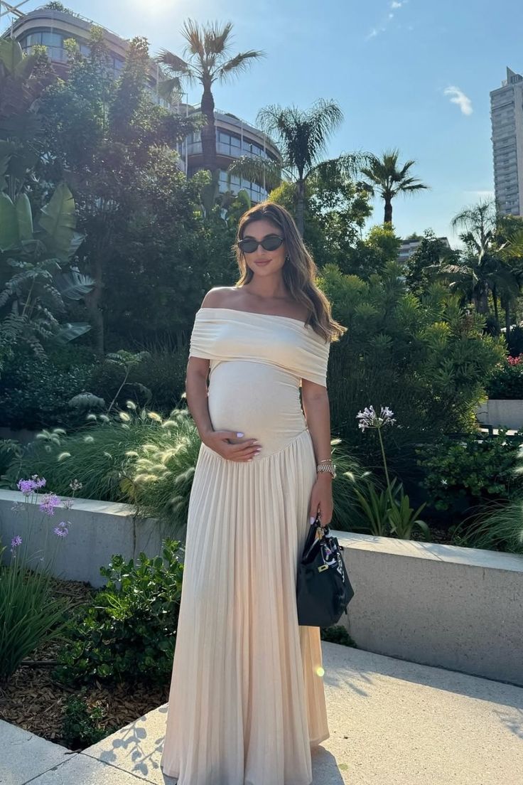 Kamara | Off-the-Shoulder Pleated Maxi Dress