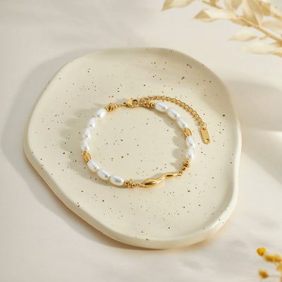 Veradis | Gold Wave Pearl Bracelet